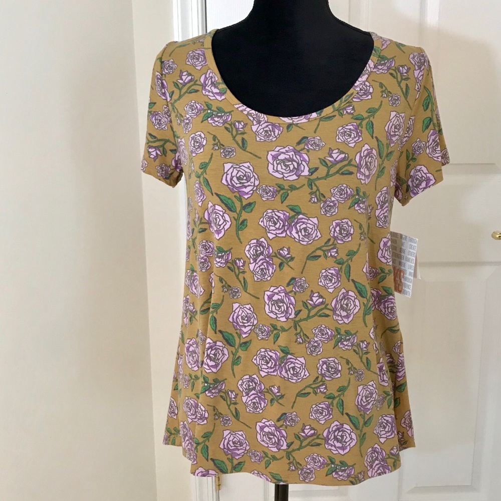 LuLaRoe Classic T / Rare Unique Rose Pattern / XS
